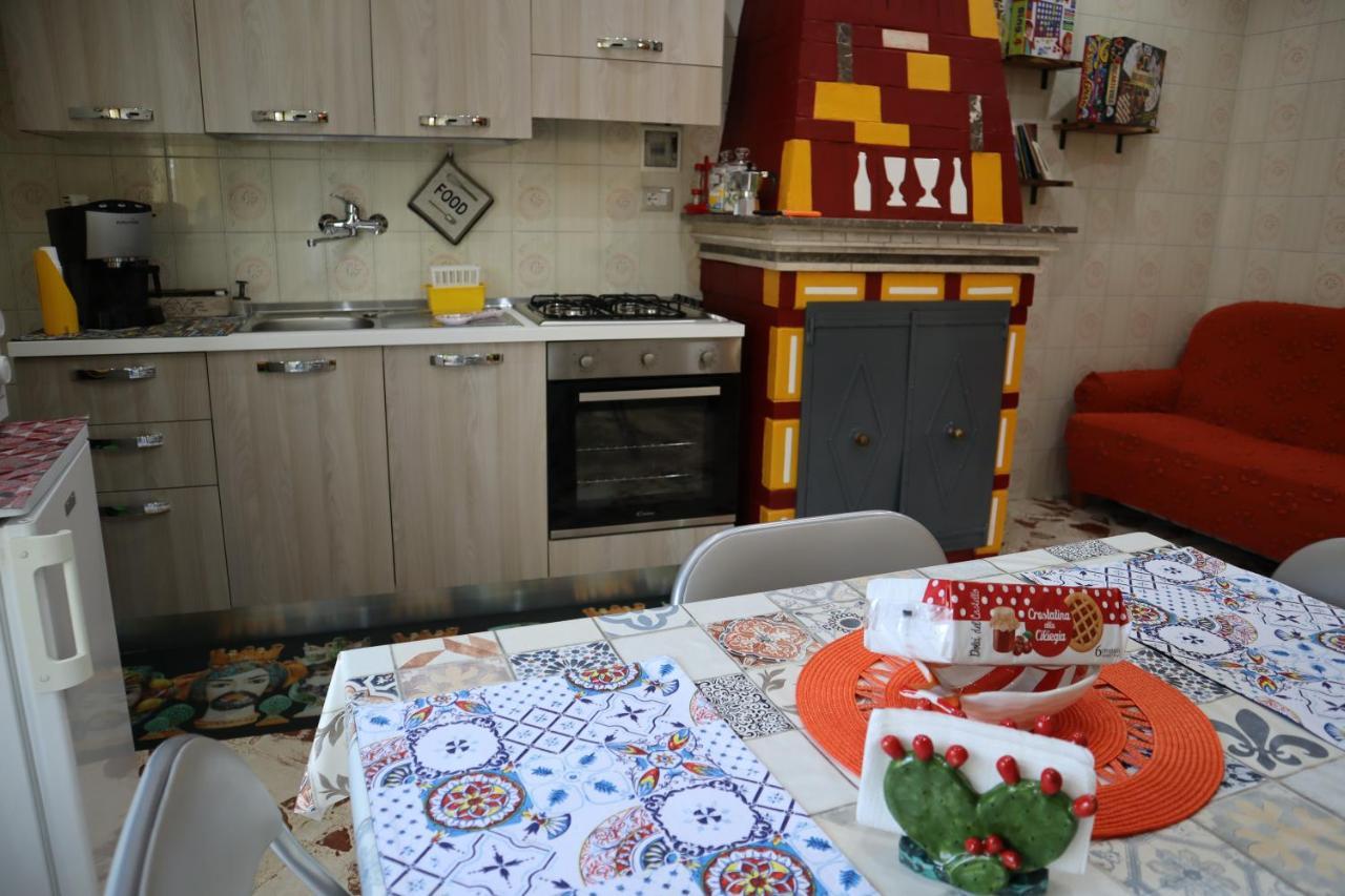 Вилла Casa Borgo Borrello San Mauro Castelverde Экстерьер фото